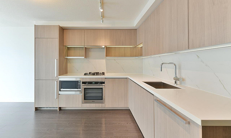 High Floor Condo 1Be...