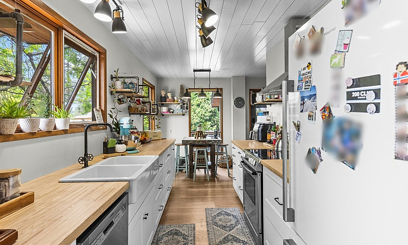 4 Bed West Coast Con...