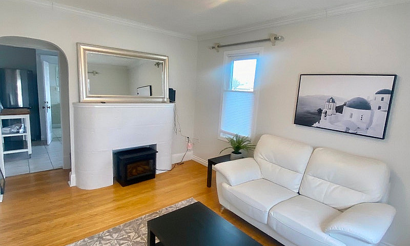 Furnished 1 Bdr Apt/...