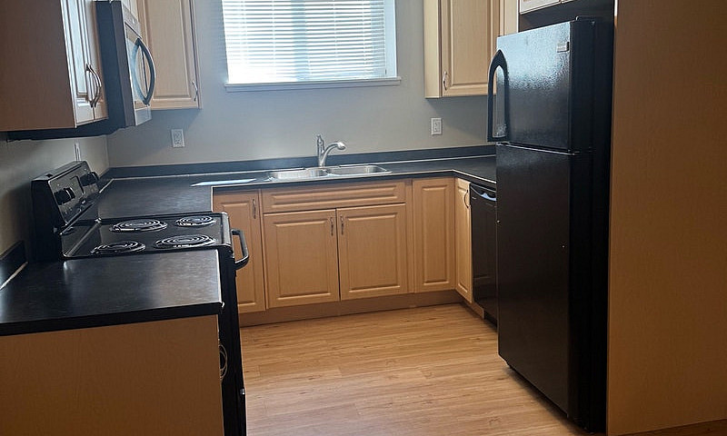 Newer 2-Bedroom Suit...