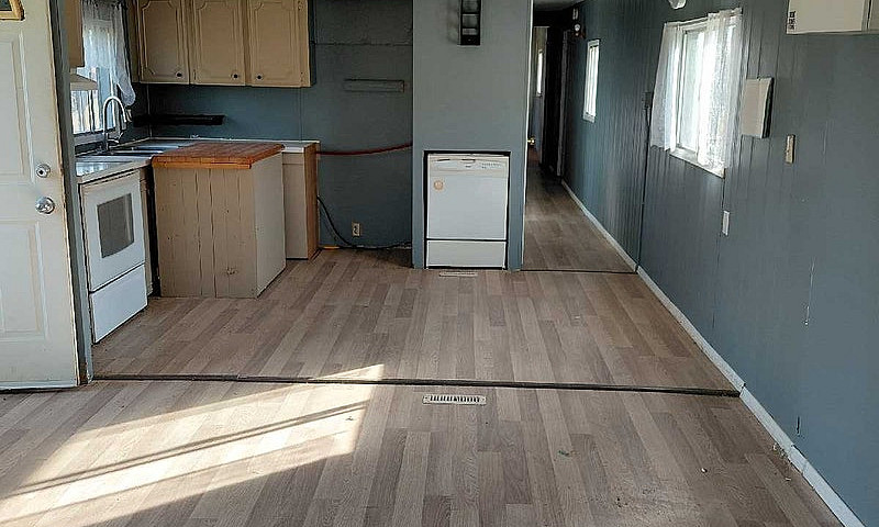 Mobile Home, Rents A...