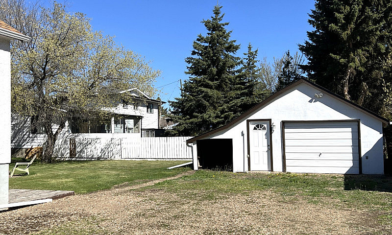 4922-48 Ave Andrew A...