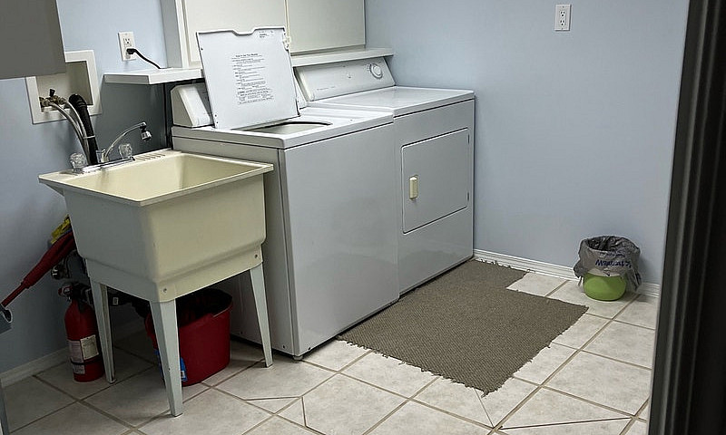 2 Bedroom Basement S...