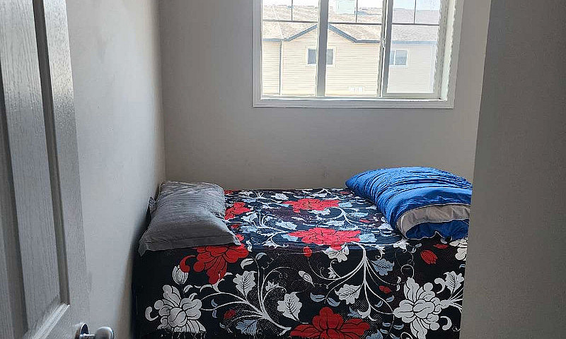 Private Rooms For Re...