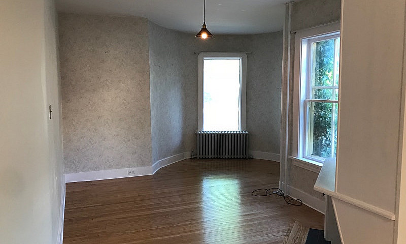 Charming 2-Bedroom S...