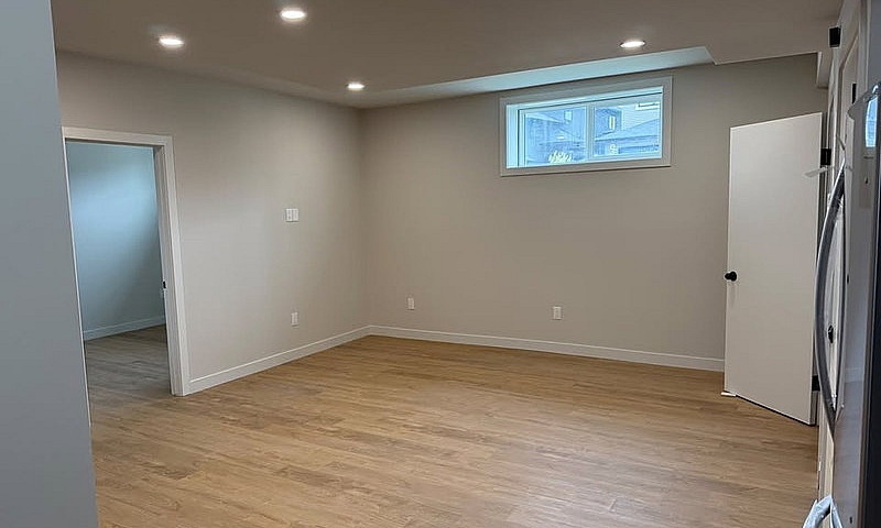 2 Beds 1 Bath Baseme...