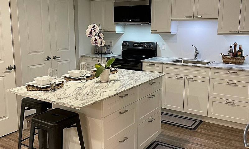Modern 1-Bdroom Apt ...