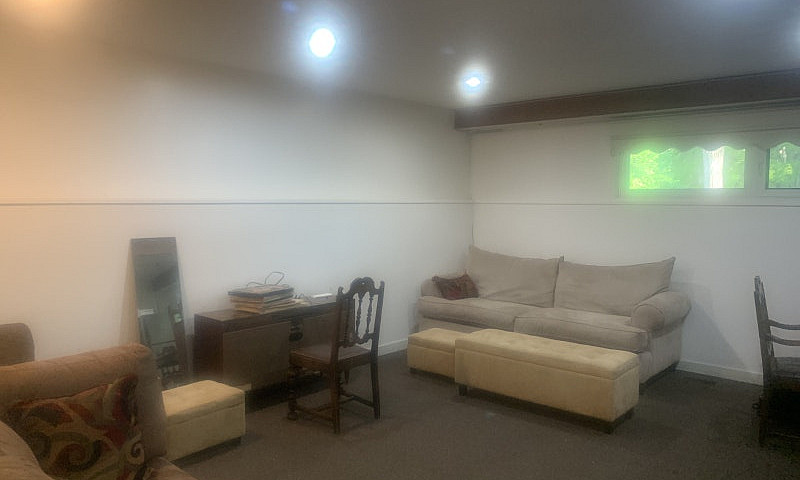 3 Bedrooms House For...