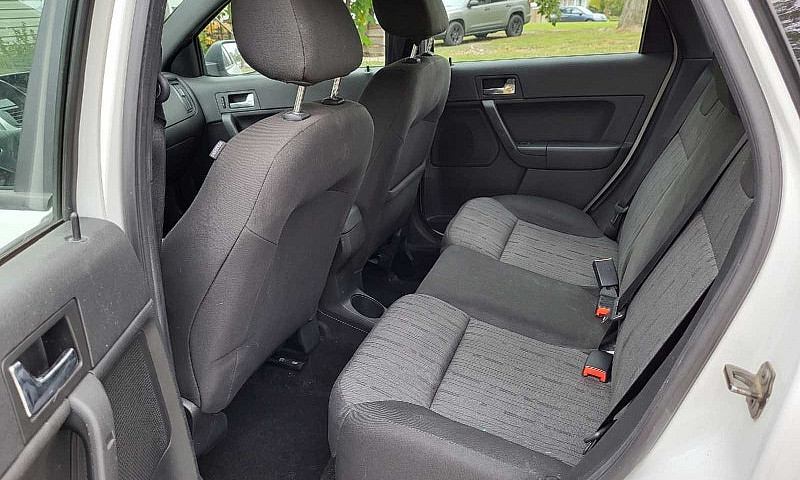 2009 Ford Focus Se –...