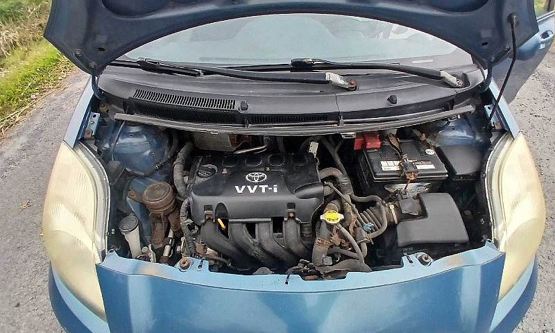 Toyota Yaris  2011...