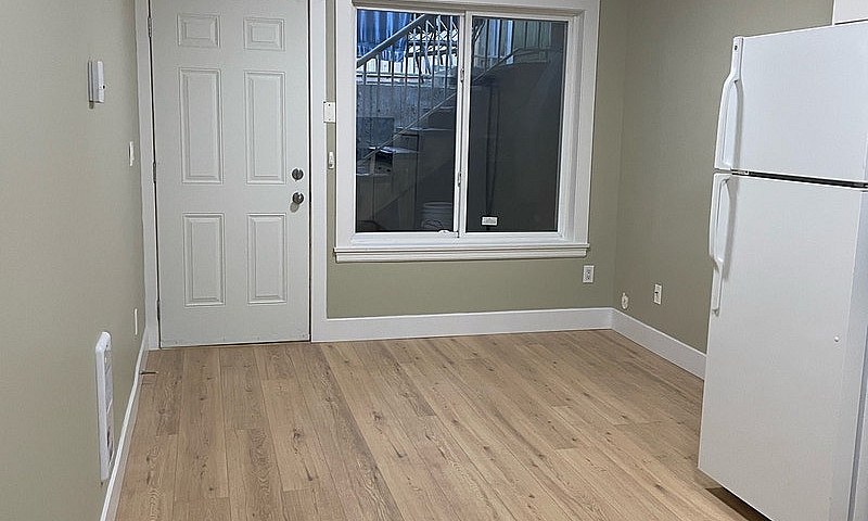 1 Bedroom Basement S...