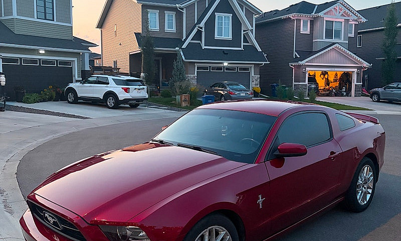 2014 Ford Mustang V6...