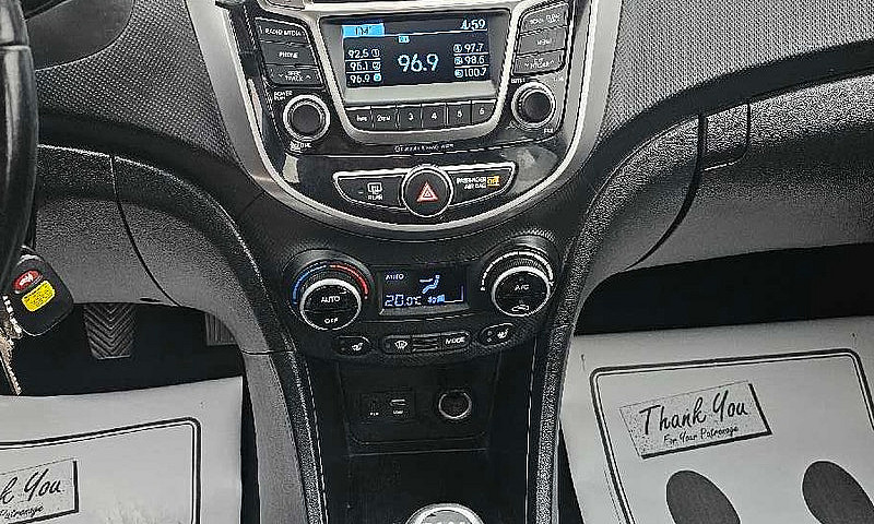 Hyundai Accent 2015...