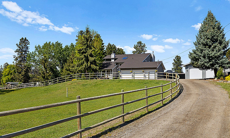 Rural Dream Home In ...