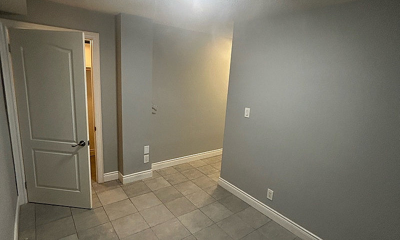 Spacious 1 Bedroom B...