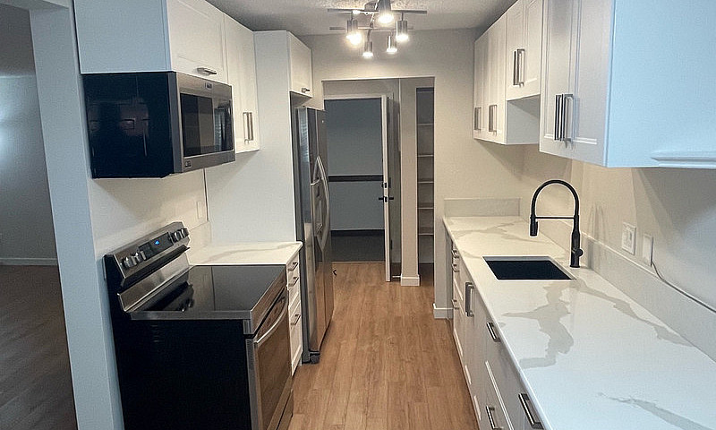 2 Bed 2 Bath 1200+ S...