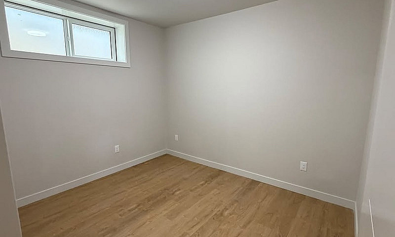 2 Beds 1 Bath Baseme...