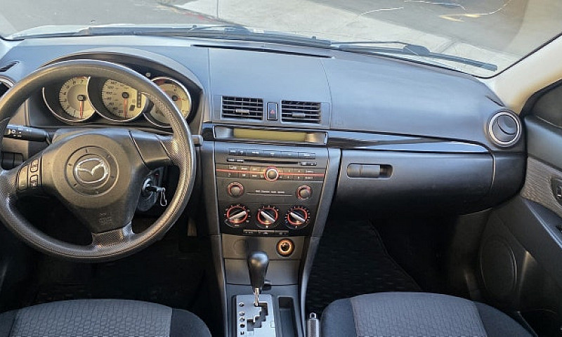 Mazda 3 Sedan - 2009...