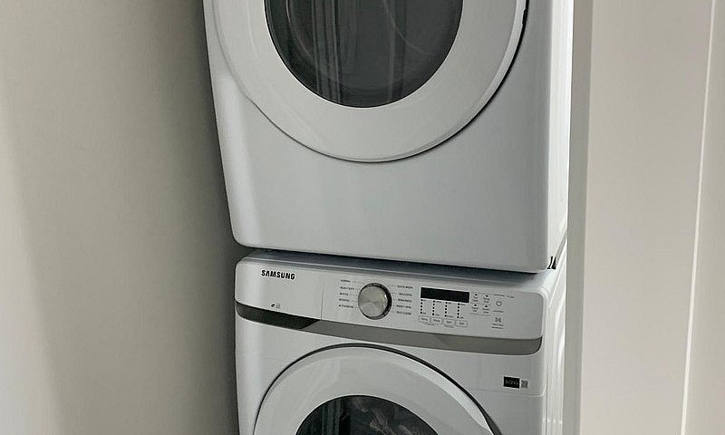 2Bed 1 Bath Apartmen...