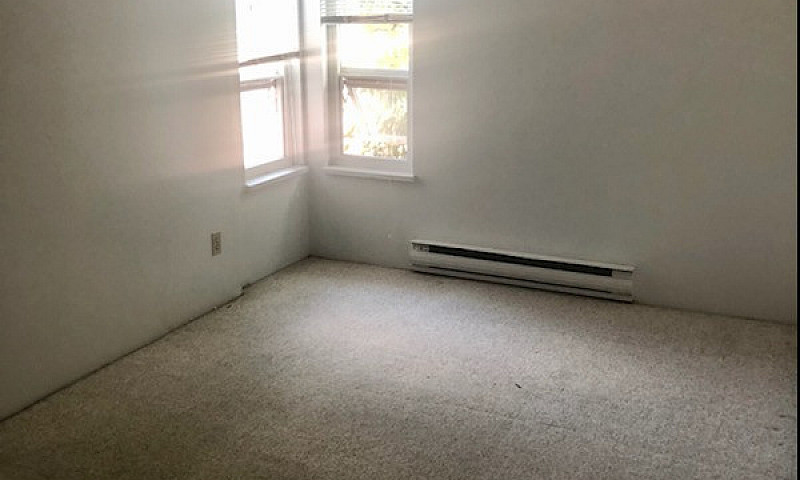 $1900 - 1 Bedroom Ap...