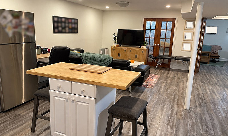 1 Bedroom Basement A...