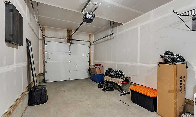 Modern 3-Bedroom Tow...