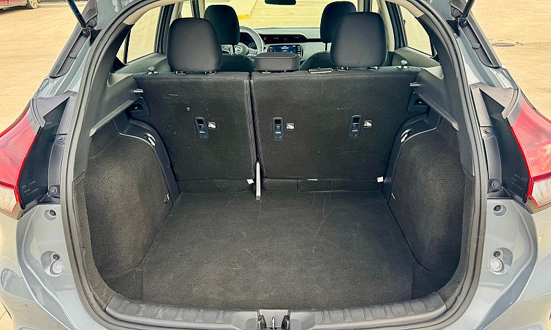 2025 Nissan Kicks Pl...