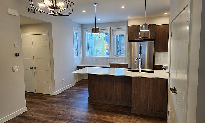 Canmore Condo For Lo...