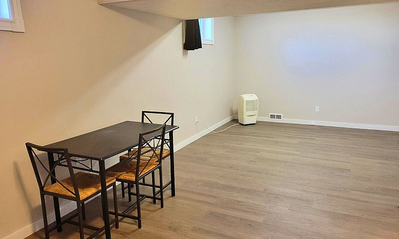 2 Bedroom Spacious S...