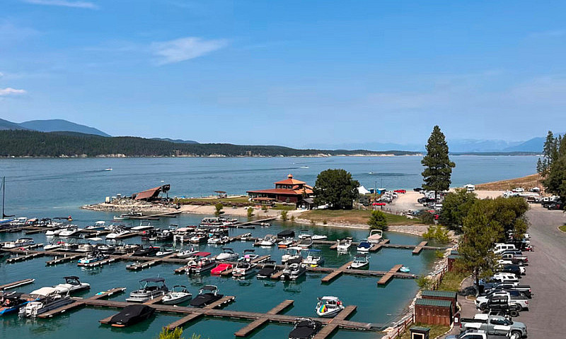 Serviced Lot In Mari...