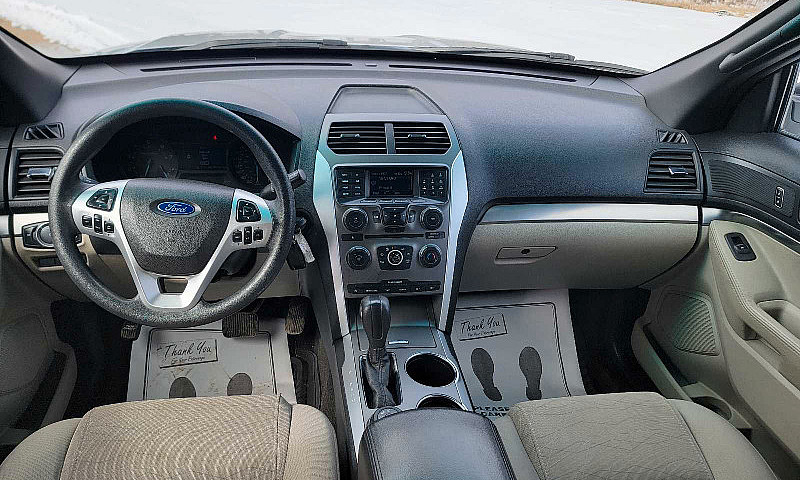 2012 Ford Explorer 7...