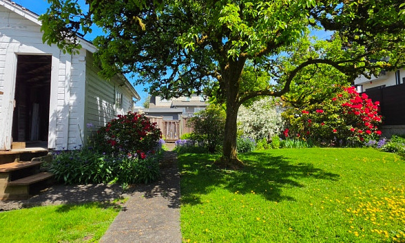 Vancouver // 4Beds +...