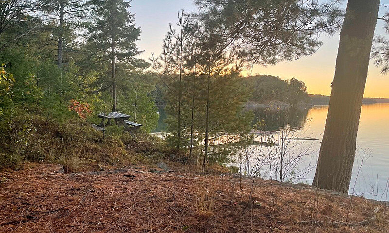 Stunning Lakefront P...