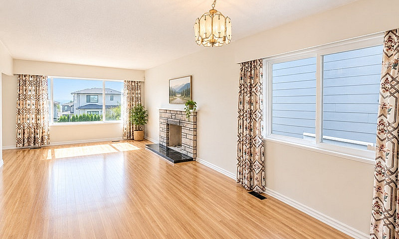 Newly Renovated 3 Be...
