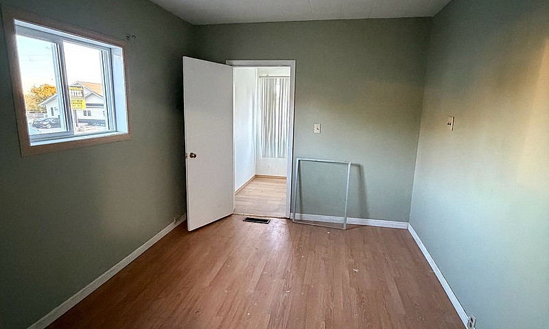 2 Beds 1 Bath - Hous...
