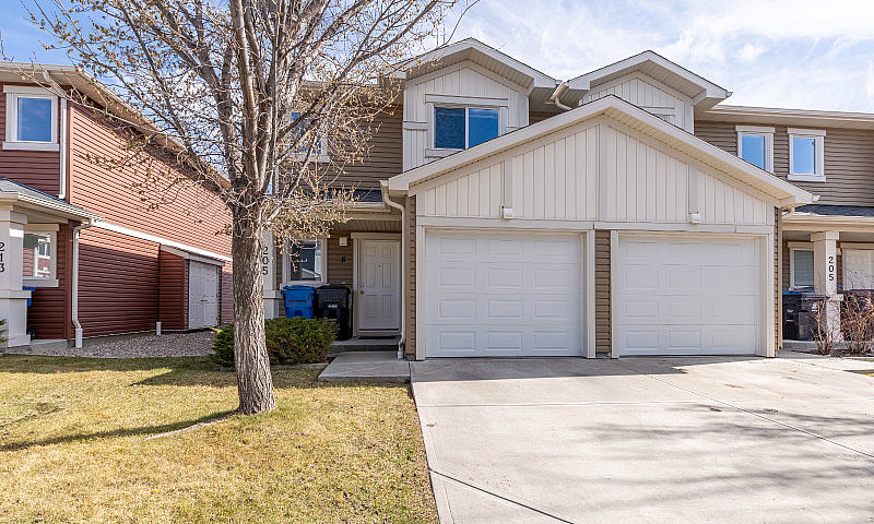 Just Listed | Townho...