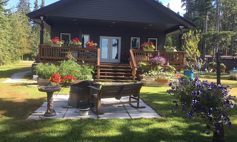 Lakefront Home For S...