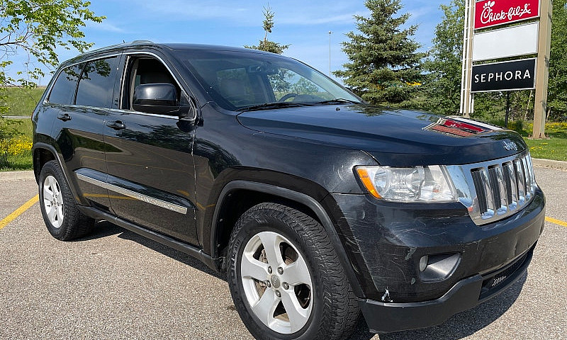G.cherokee Laredo 3....