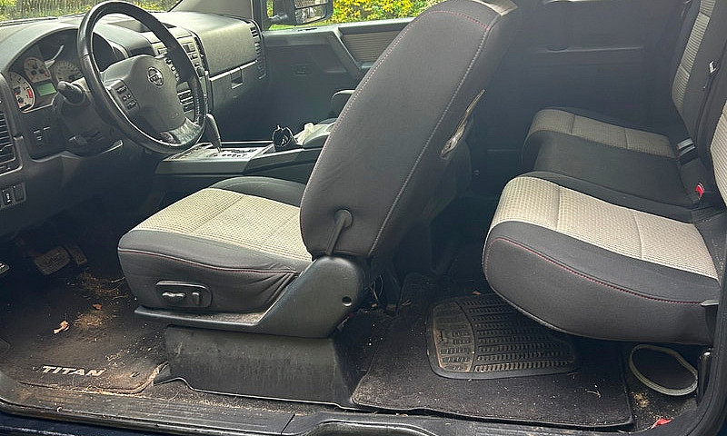 2009 Titan Pro-4X...