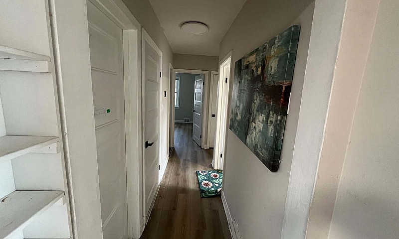 House For Rent In Ea...