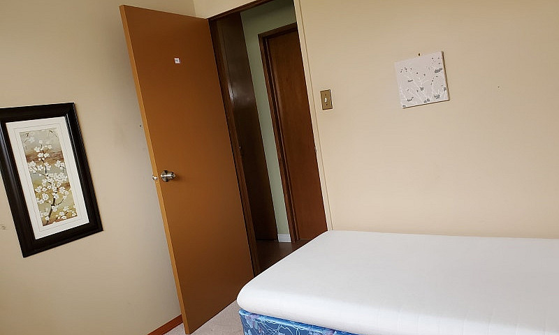 Private Room For Ren...