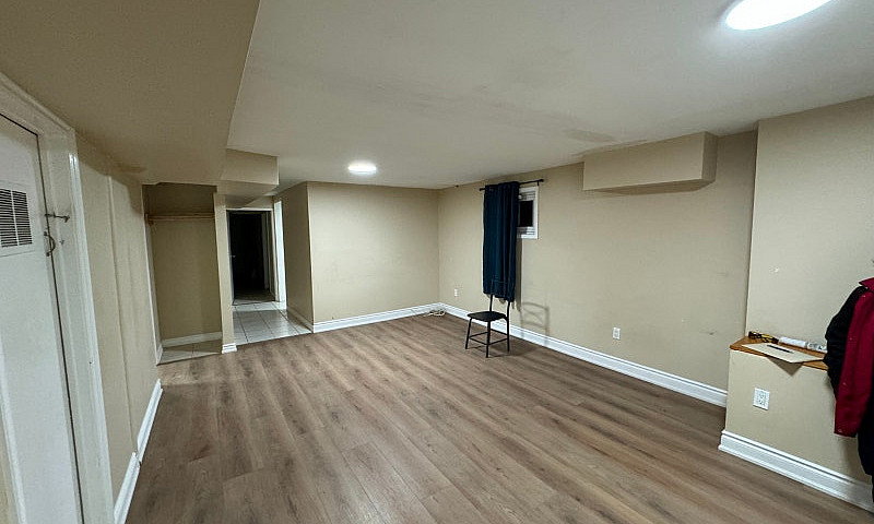 2 Bedroom Walkout Ba...