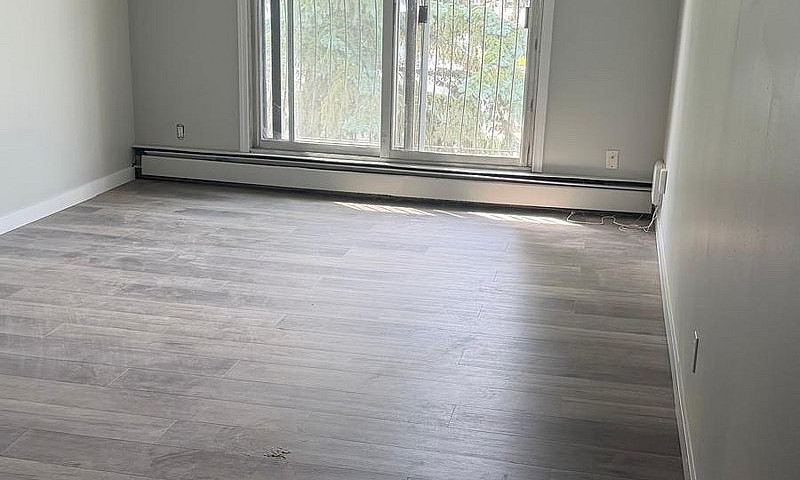 3 Bedrooms Apartment...