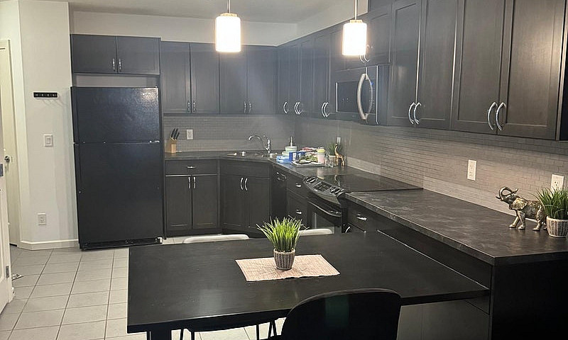 Spacious, Fully Furn...