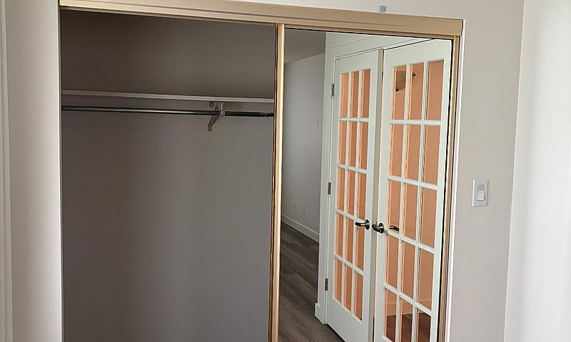 18+ Spacious One Bed...