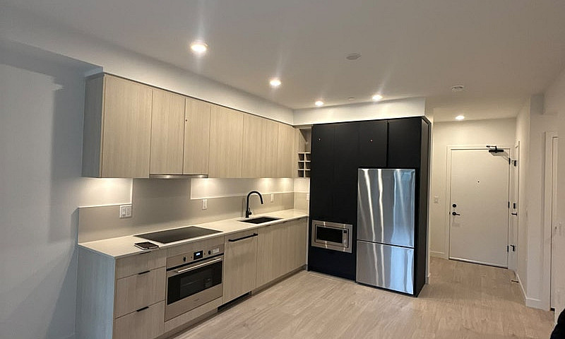 Brand New 2 Bed + De...