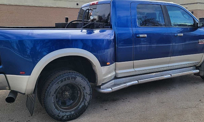 2011 Ram 3500 Larami...