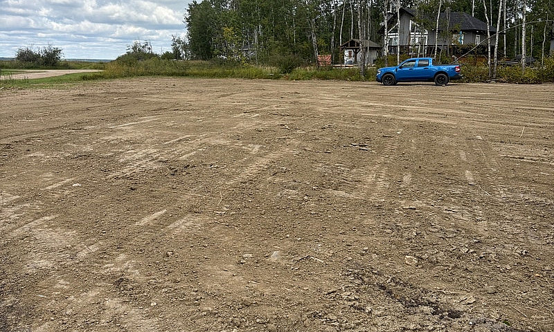 Large Lake Lot At De...