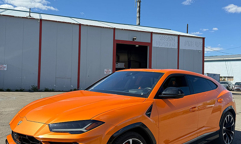 2021 Lamborghini Uru...