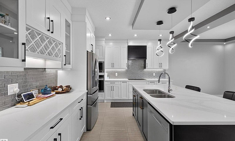 Beautiful Modern Hom...
